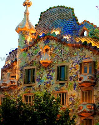 gaudi_2.jpg gaudi_2.jpg