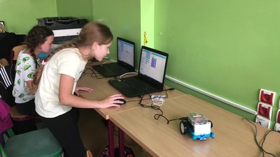 Kalina programuje mBota