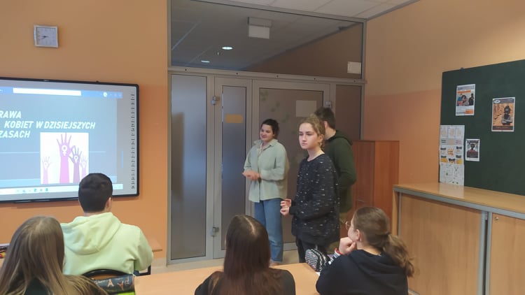 Tutaj powinien być opis obrazka