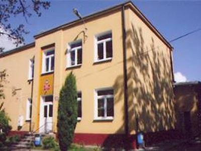 budynek szkolny, front