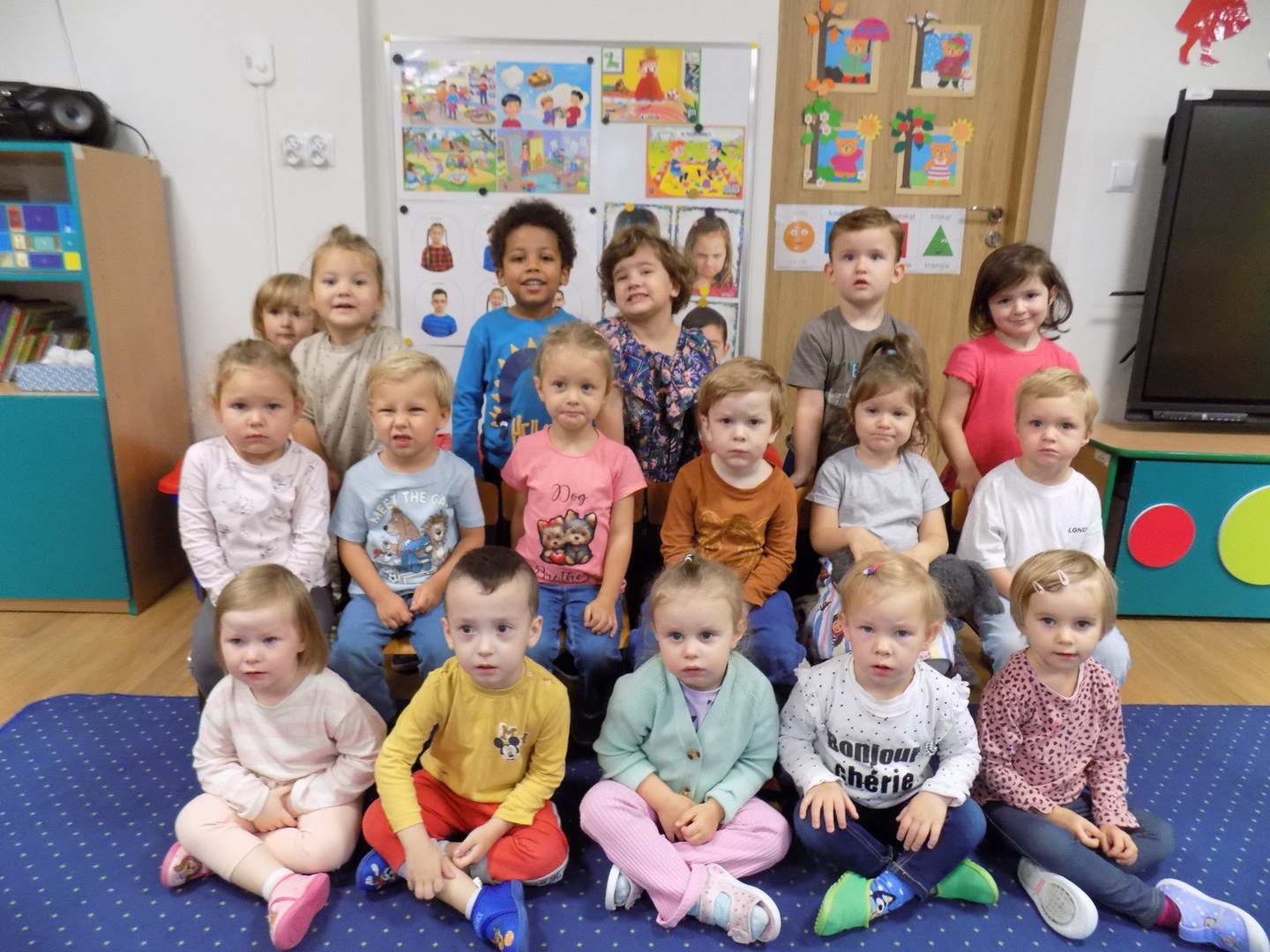 Zdjęcie grupy ODDZIAŁ FIOLETOWY