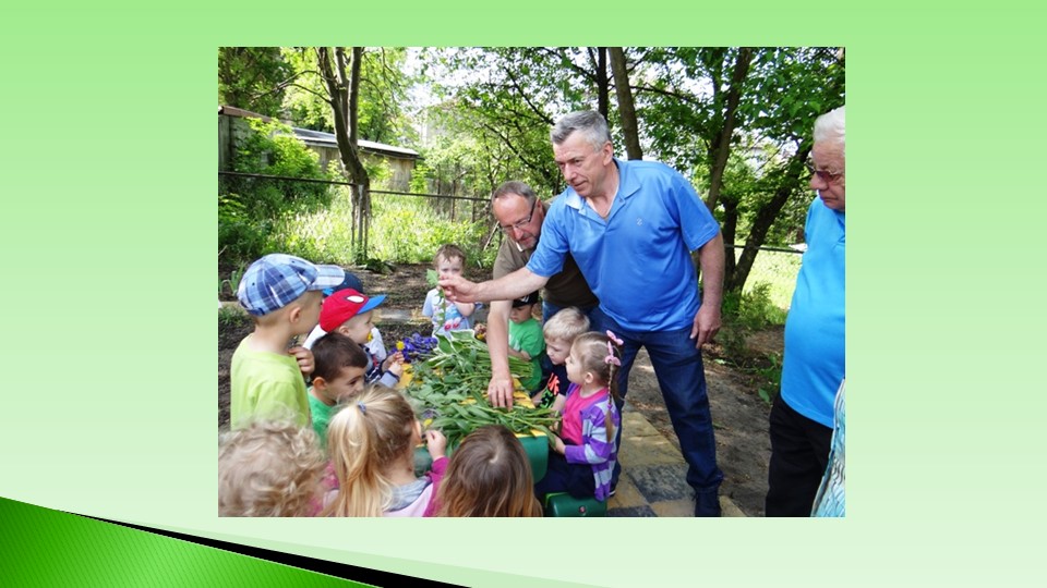 Babcie I Dziadkowie W Przedszkolnym Ogrodzie. - Przedszkole Nr 1 Z ...