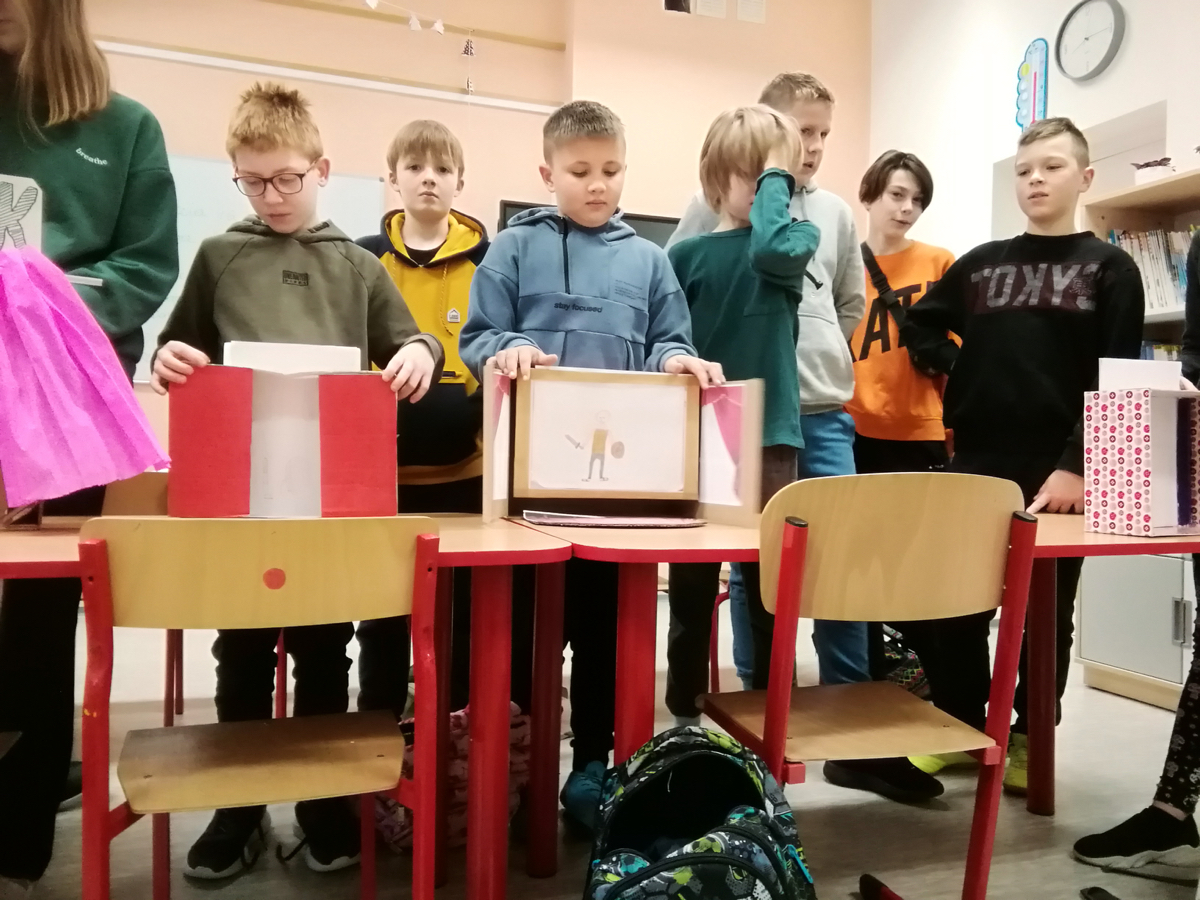 Prezentacje prac przez klasę V.