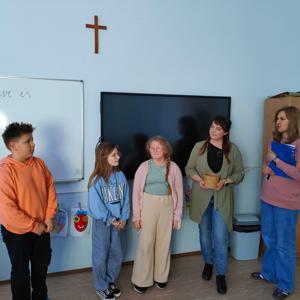 Zdjęcie grupowe z pedagogami.