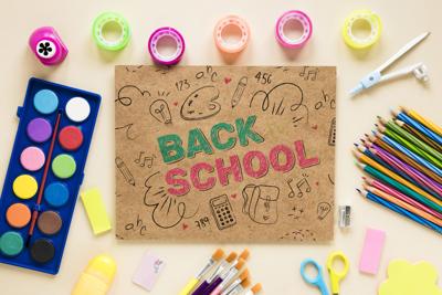 Grafika z napisem back to school.
