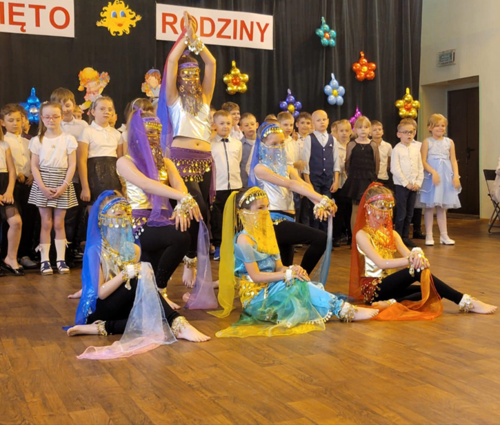 swietorodziny.png [725x616]