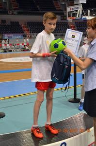 Adam Lewandowski   kl.6a       3 miejsce 200 m