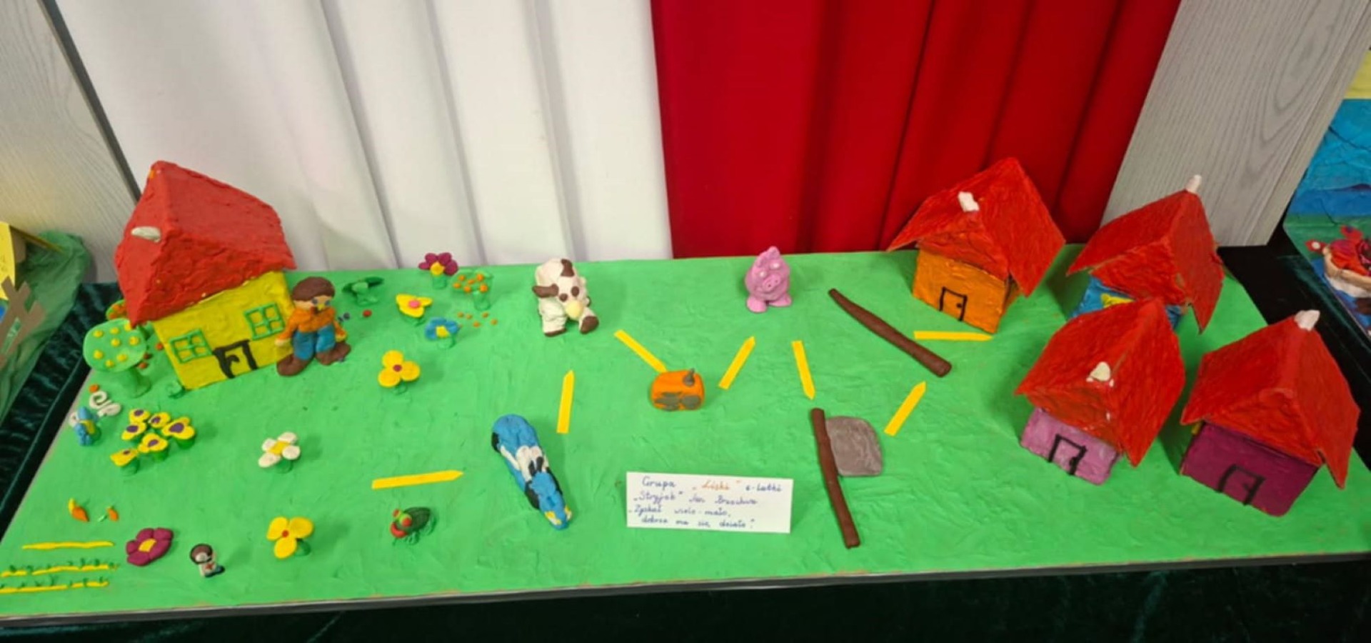 d9a8250f-e2c4-4013-99f9-9a4540bbba48.jpg [1920x900]