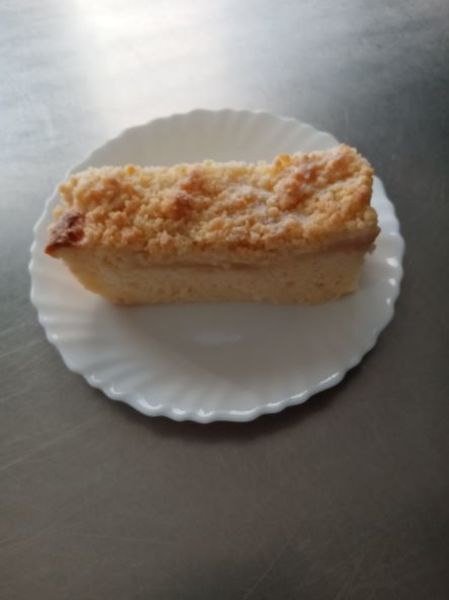 Ciasto maślankowe z jabłkami i kruszonką