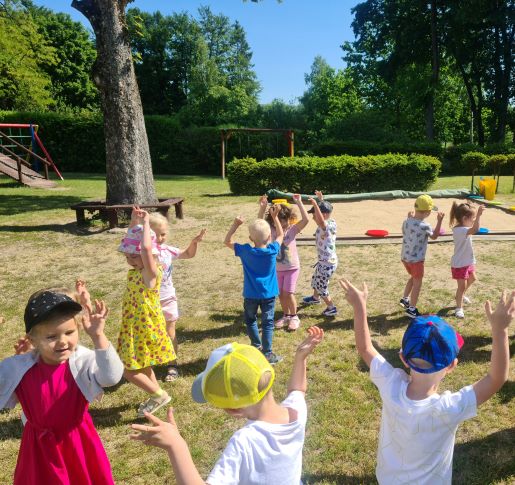 Tutaj powinien być opis obrazka