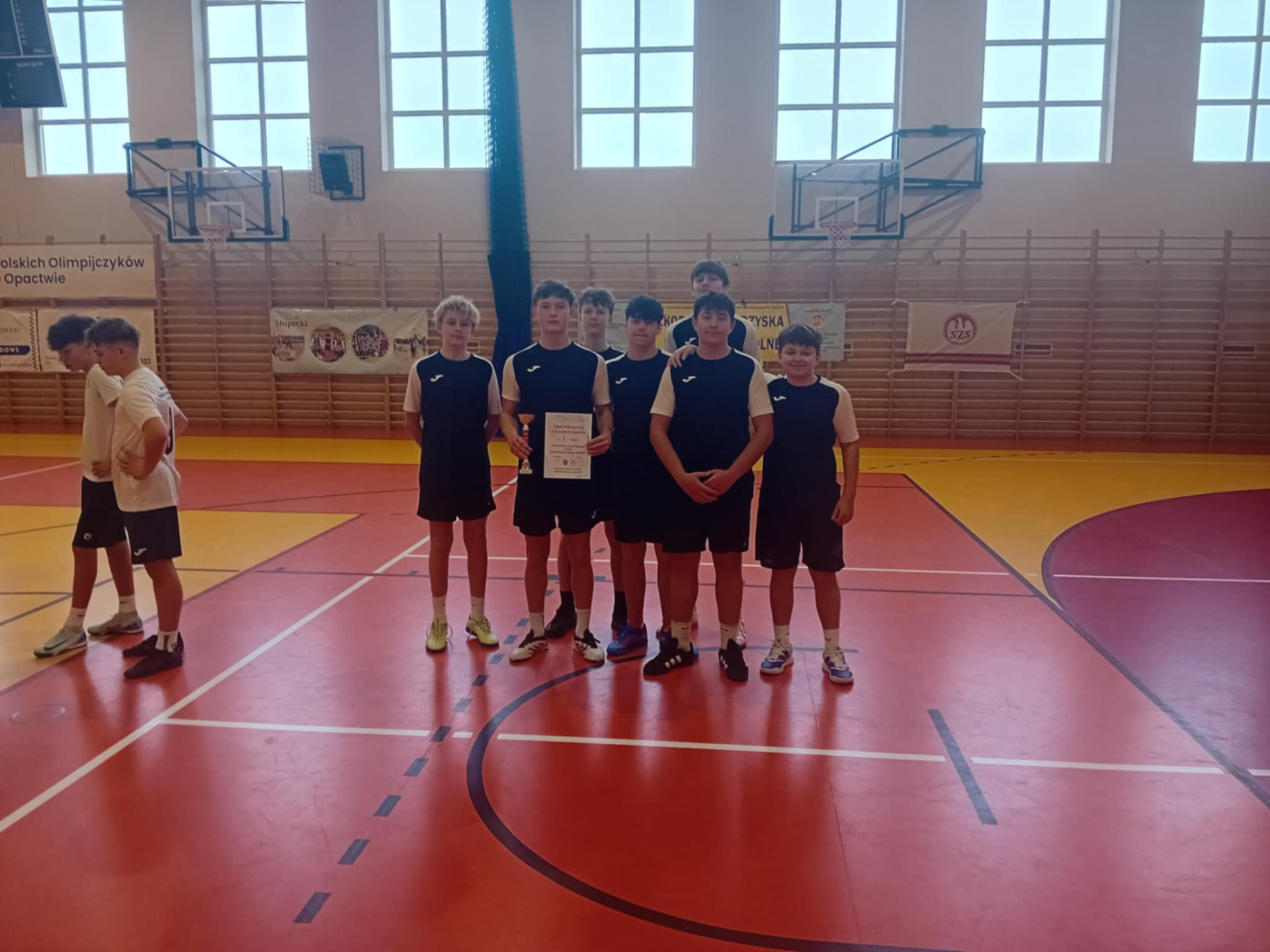 Tutaj powinien być opis obrazka