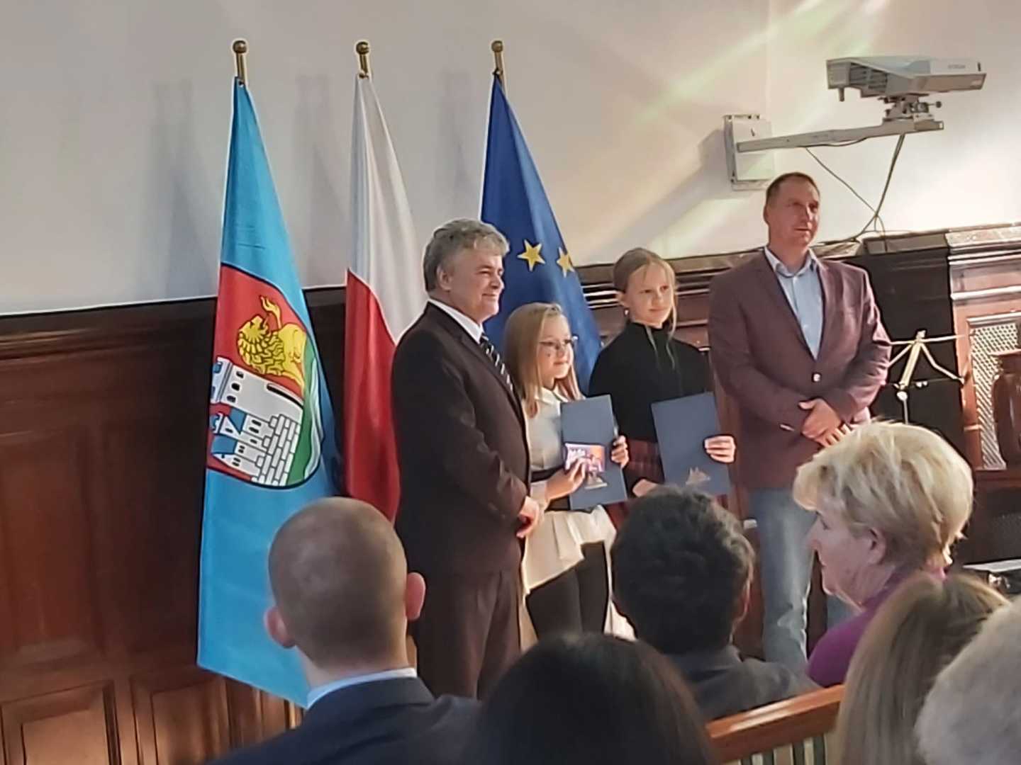 Tutaj powinien być opis obrazka