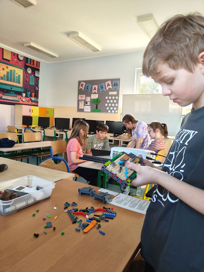 1000012045.jpg [3072x4096]