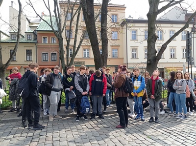 Wycieczka klas ósmych do Krakowa i Państwowego Muzeum Auschwitz-Birkenau.