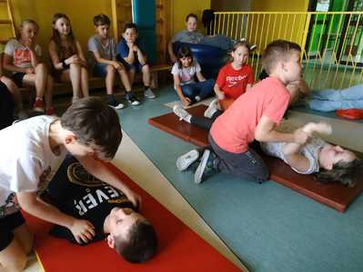 Program edukacyjny "RATUJEMY I UCZYMY RATOWAĆ".