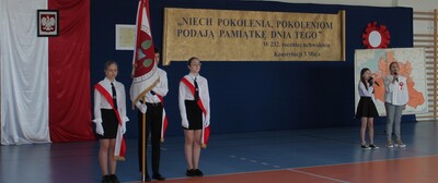 Uroczysty apel z okazji rocznicy uchwalenia Konstytucji 3 Maja.