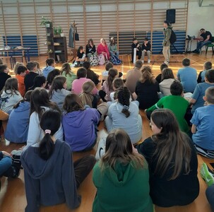 Przedstawienie "Bądźmy razem".