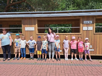 Przejażdżka Świętokrzyską Kolejką Wąskotorową oddziałów przedszkolnych 02 i 0S