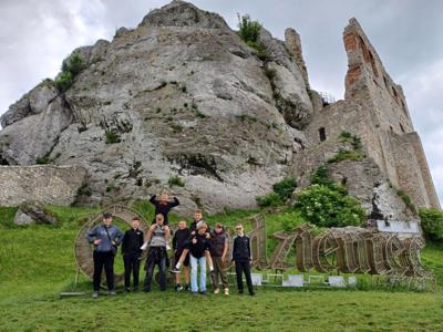 Wycieczka do Ogrodzieńca klaasy 6b i 6d