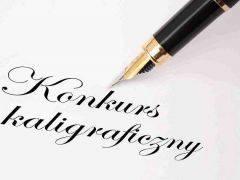 fragment pióra z stalówką oraz odręczny napis "Konkurs kaligraficzny".