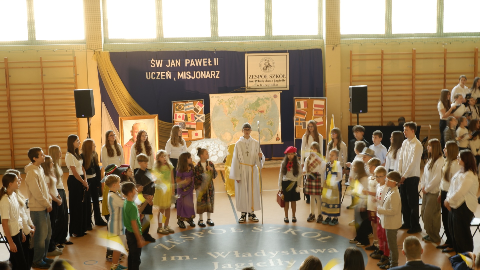 Dzień Papieski w Zespole Szkół w Kurzętniku