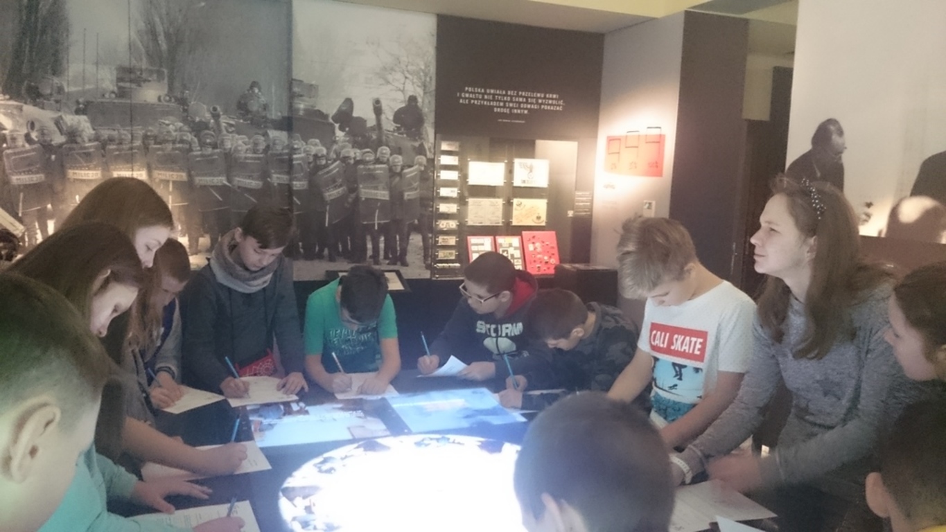 Tutaj powinien być opis obrazka
