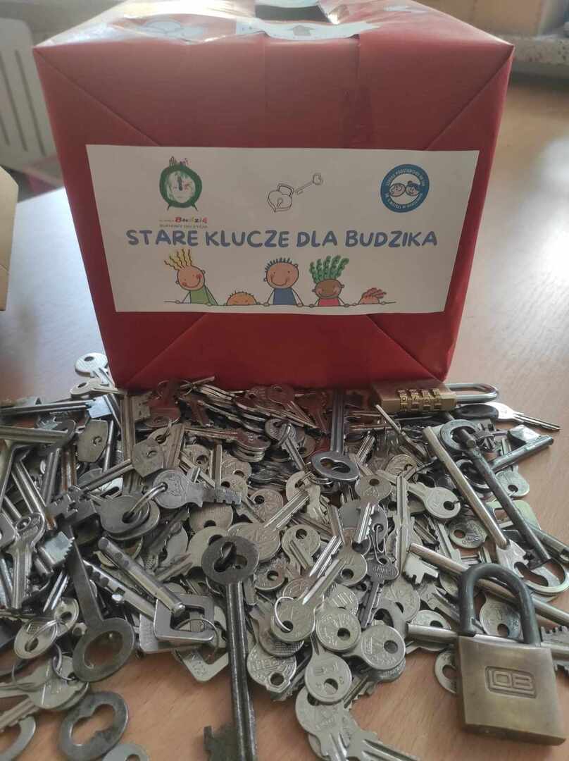 2024_swietlica_stare_klucze_dla_budzika.jpg [1302x1740]