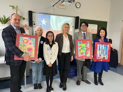 zdjecie_1__wizyta_p_ambasador_chile.jpg[small]