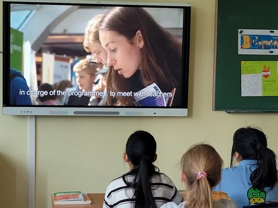 Oglądamy filmy kulturowe.