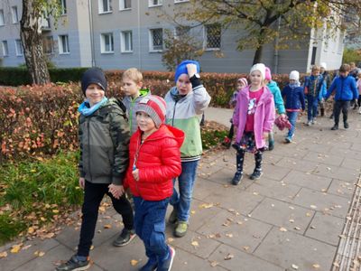 Klasa 1 c w czasie spaceru.