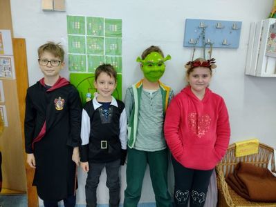 Dzień Postaci z Bajek - klas 3 c.