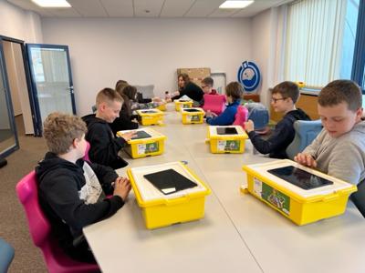 Budowanie z klocków Lego Education.