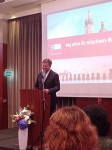 UDZIAŁ DYREKCJI SZKOŁY W UROCZYSTOŚCI ZWIĄZANEJ ZE 104 ROCZNICĄ NAWIĄZANIA STOSUNKÓW POLSKO-CHILIJSKICH