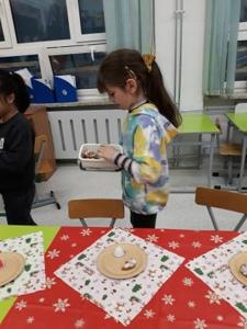 ŚWIĄTECZNE SPOTKANIE W KLASIE 2B