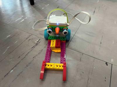 Robot pomocnik 1