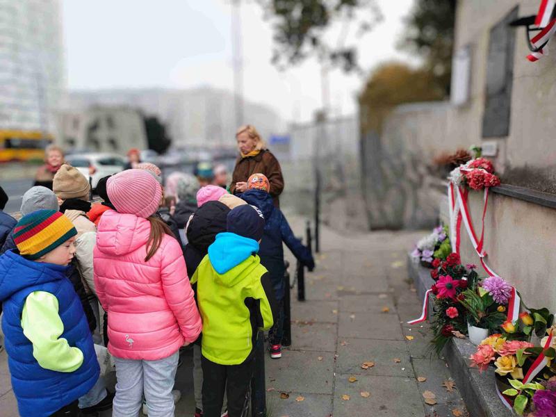KLASA 1C POZNAJĘ HISTORIĘ
