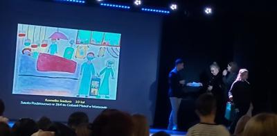 Laureatka w kategorii plastycznej Kornelia Sadura klasa 4a