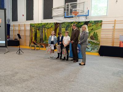 UROCZYSTE PODSUMOWANIE KONKURSU DZIELNICOWEGO ,,W ŚWIECIE BAŚNI"