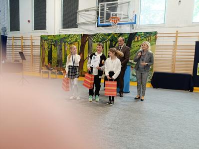 UROCZYSTE PODSUMOWANIE KONKURSU DZIELNICOWEGO ,,W ŚWIECIE BAŚNI"