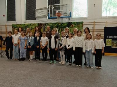 UROCZYSTE PODSUMOWANIE KONKURSU DZIELNICOWEGO ,,W ŚWIECIE BAŚNI"