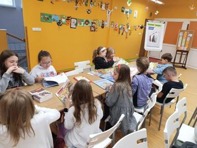 W bibliotece (2)