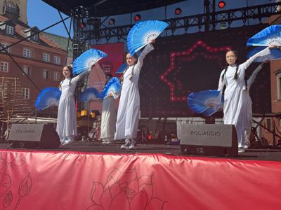 Festiwal Kultury Wietnamskiej, występ naszych uczennic.