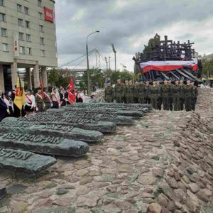 DELEGACJA NASZEJ SZKOŁY W OBCHODACH 86.ROCZNICY AGRESJI SOWIECKIEJ NA POLSKĘ
