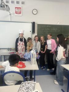 Career_Day_rozmowy_z_młodszymi_uczniami.jpg
