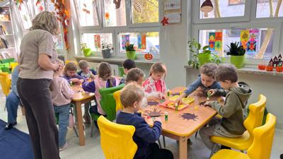 Dzieci z Przedszkola w SP 264 - świetlica  (01)