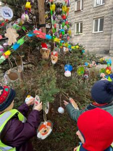 7...Ubieranie choinki