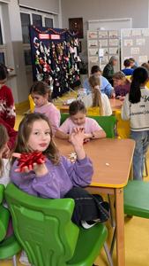2025.12.15 Warsztaty śwąteczne w świetlicy szkolnej (4)