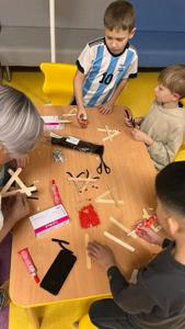 2025.12.15 Warsztaty śwąteczne w świetlicy szkolnej (5)