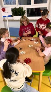2025.12.15 Warsztaty śwąteczne w świetlicy szkolnej (6)
