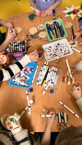 2025.12.15 Warsztaty śwąteczne w świetlicy szkolnej (7)